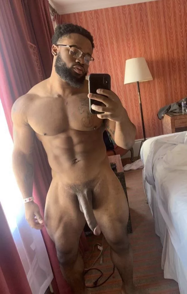 any chubs craving chocolate?🥵