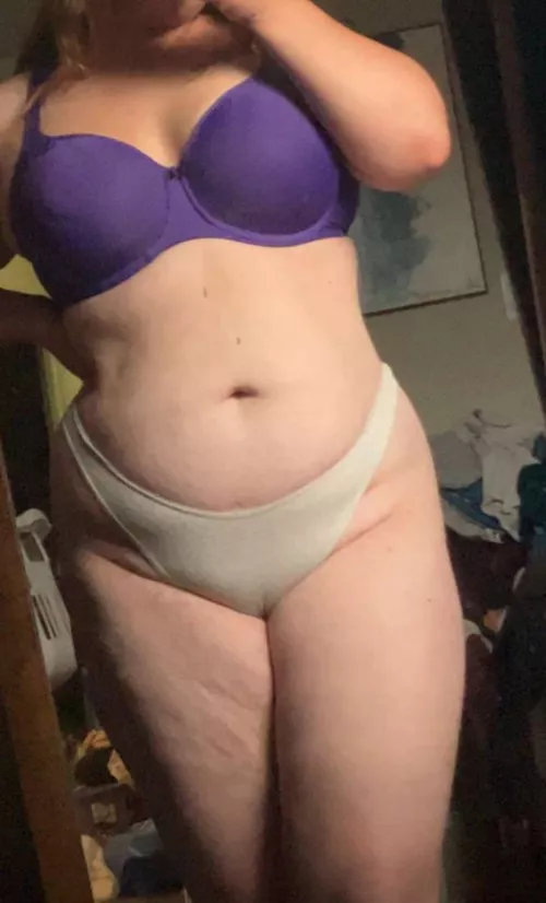 Anyone up? Just a bi girly looking for fun