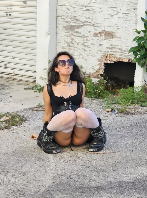 can i crush u with my thighs? 👉👈