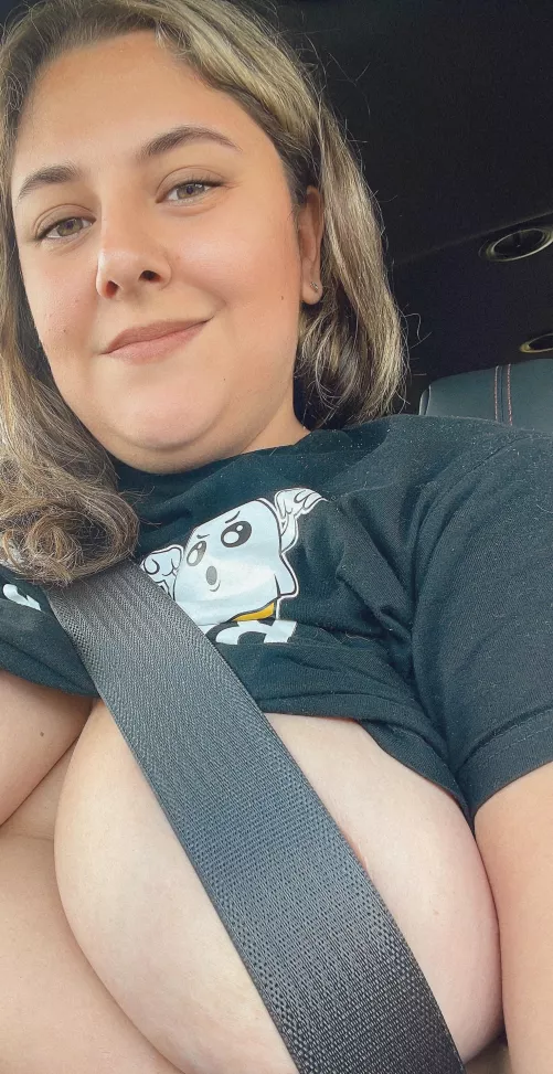 Driving during the dinner rush.. think anyone will notice?