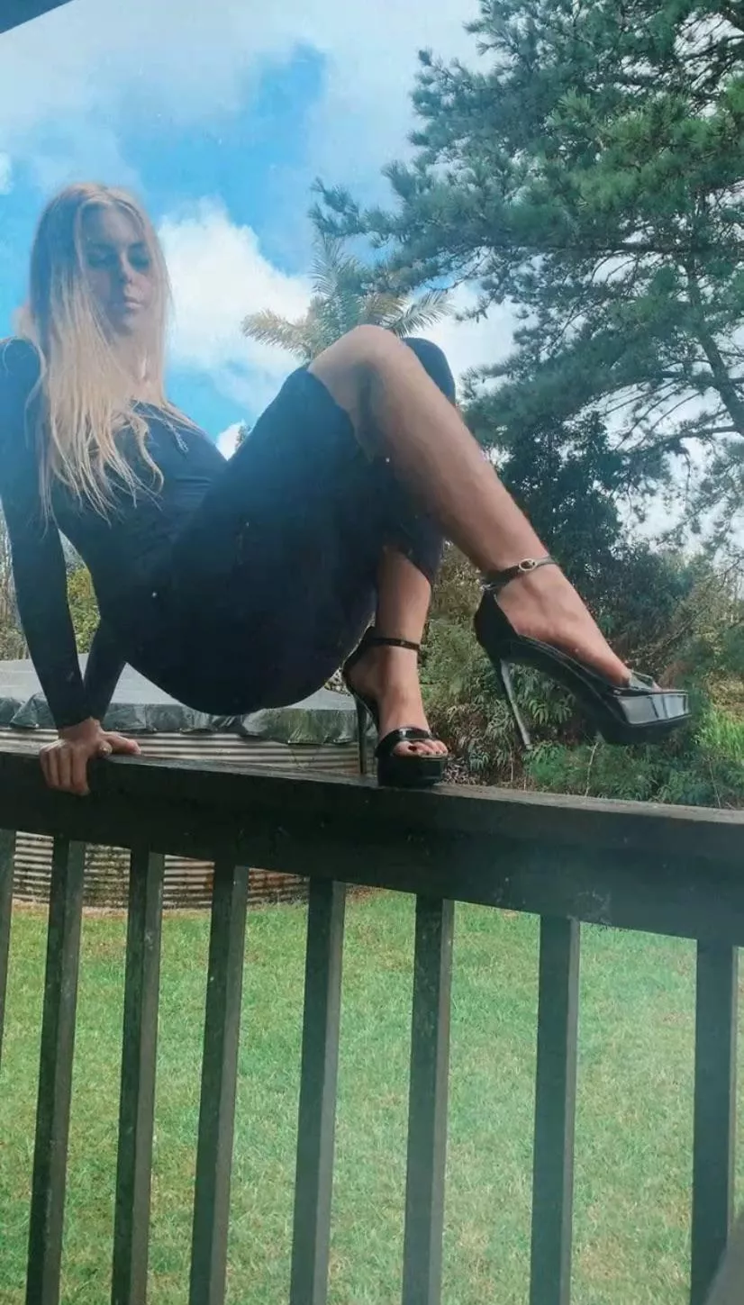 Gotta do the most for a nice shot of the heels lol