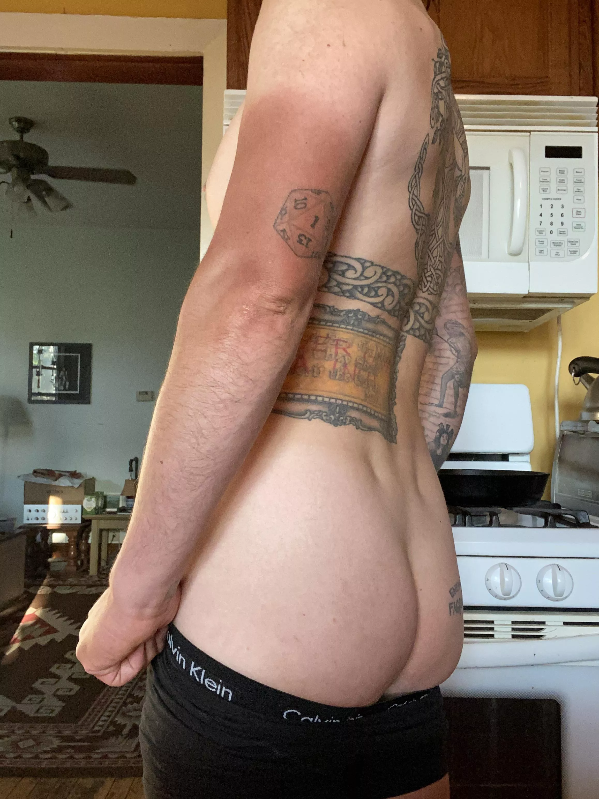 Have some back dimples to start your Thursday