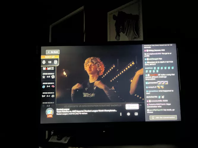 How do i disable the chat? I press the chat button but it does nothing