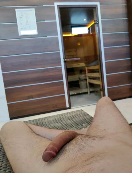 I love public sauna's