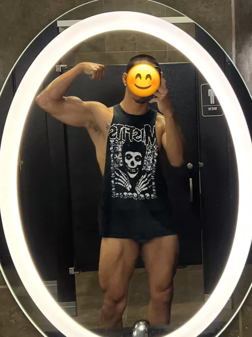 I wish I had more hair on my pits.