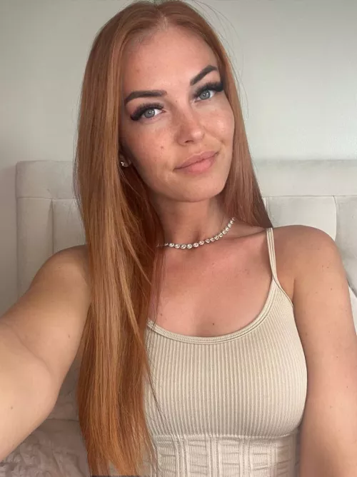 Just your fav freckled redhead back again 😜