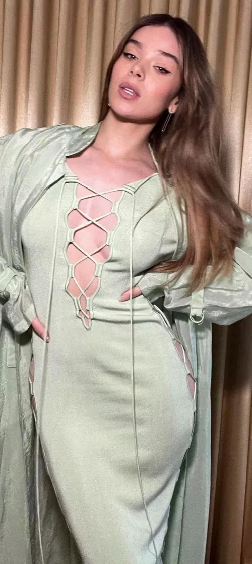 Lets get bi for hailee steinfeld