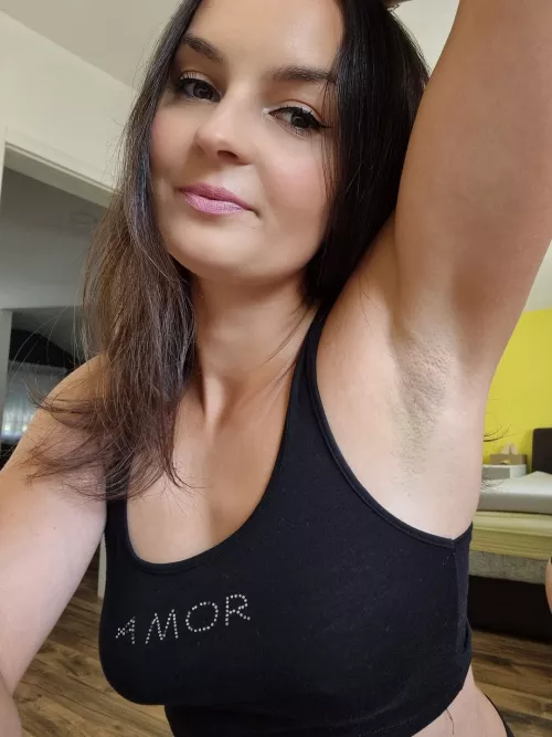 Lick, smell or something else?