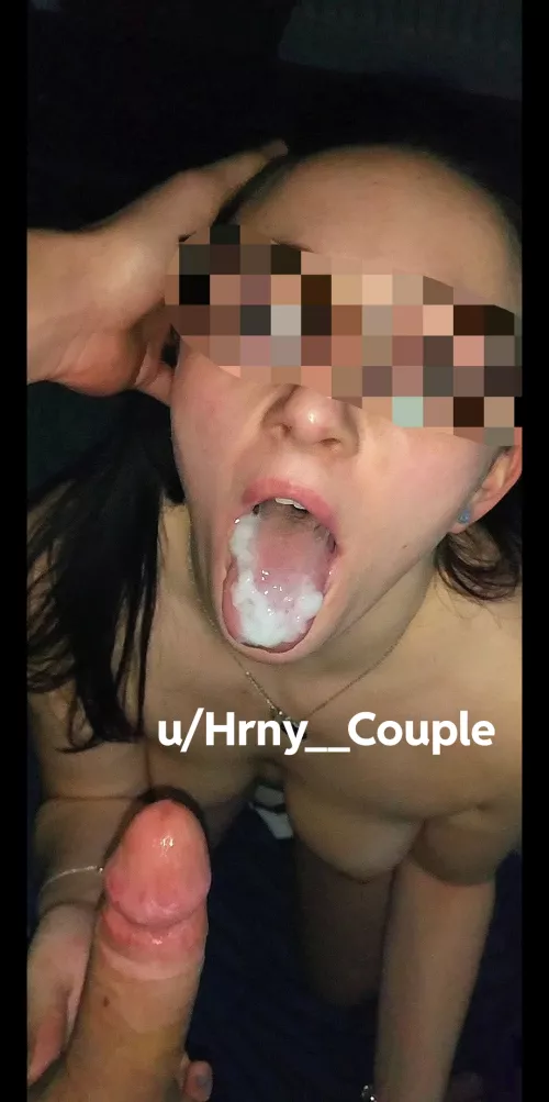 Loving a thick load on my tongue 😋🤭