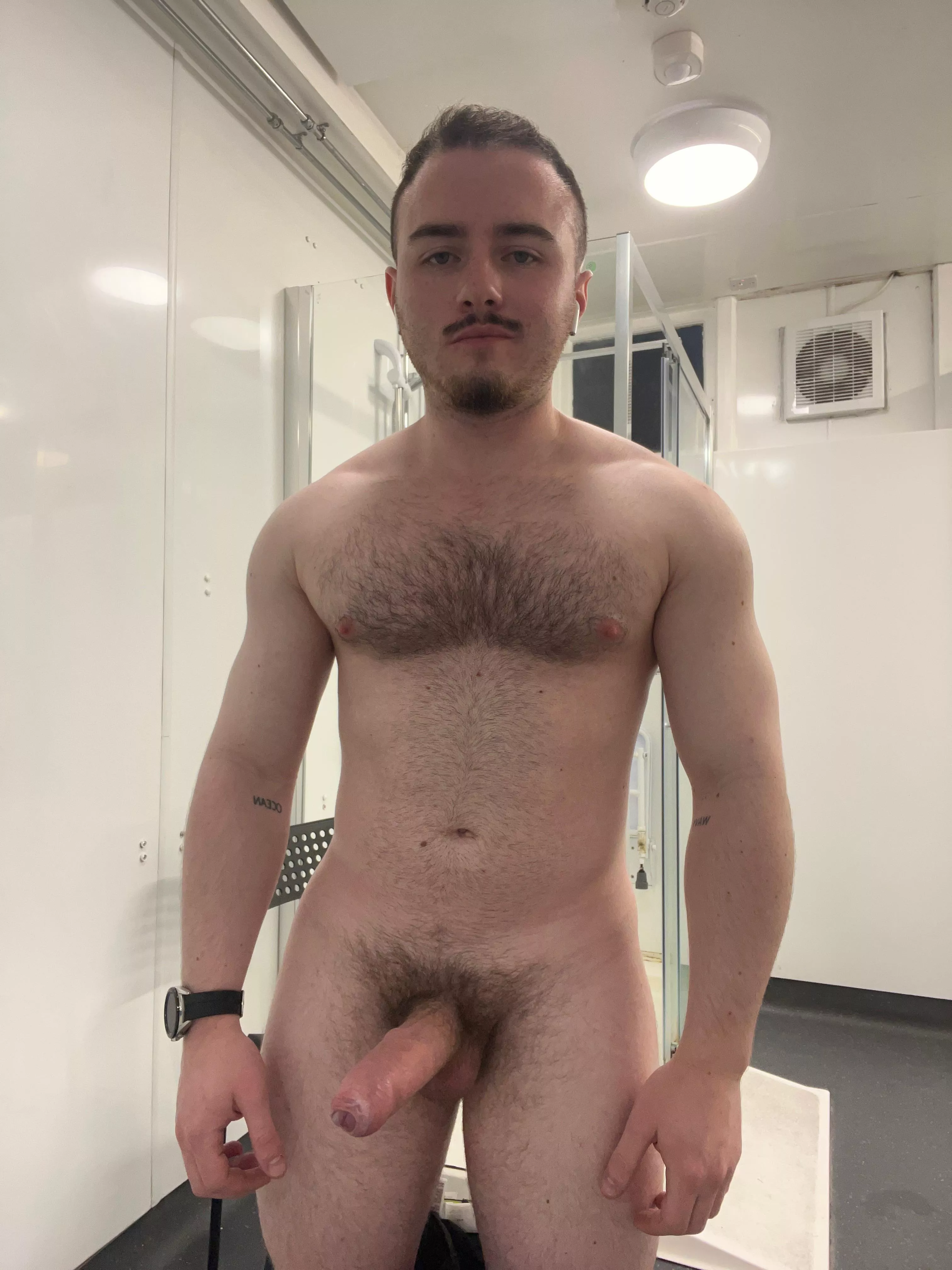 My last post here was successful so here’s a full frontal 😝