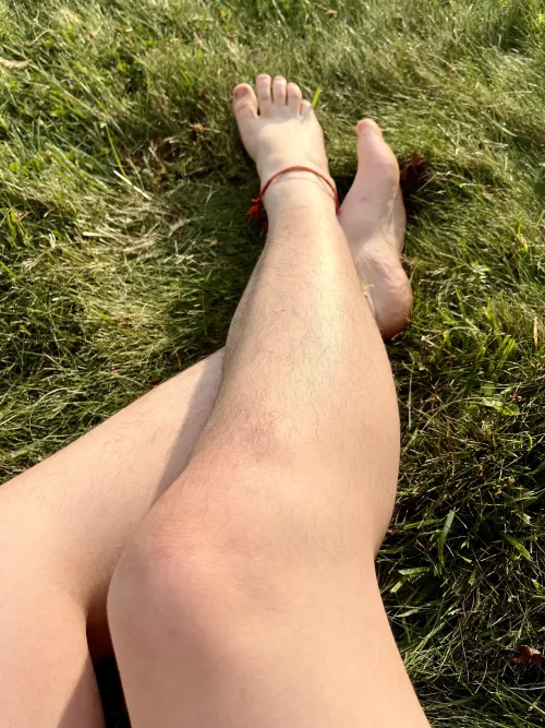 Only sunlight does them justice [legs] 🌞 💜
