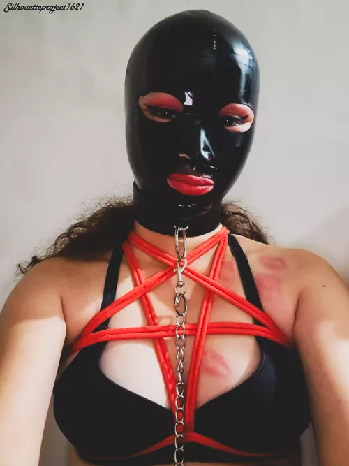 Smiling through this hood. 🖤