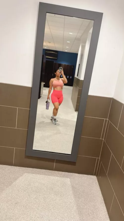 Workout mode 😈 (f)