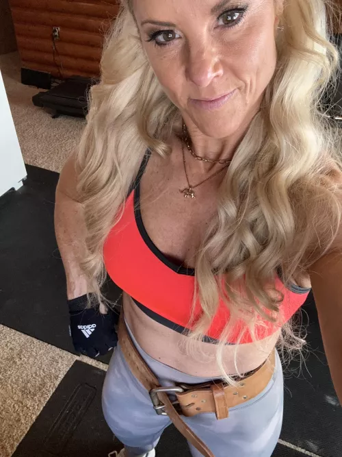 Anna Fine Fit - Let's start this day off right!