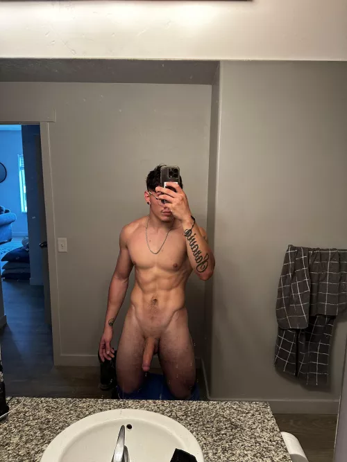 Big enough for you? Come check me out 😏