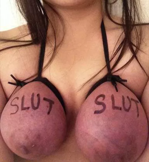 Can girl spend a day like this & wear normal top??