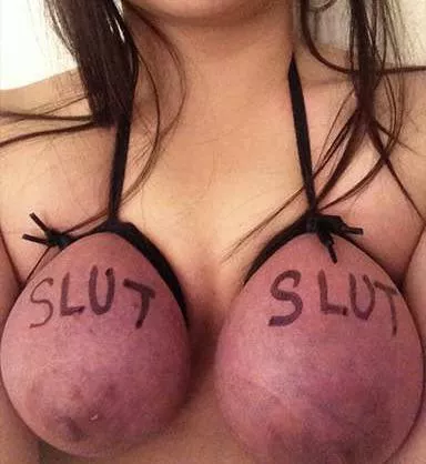 Can girl spend a day like this & wear normal top??