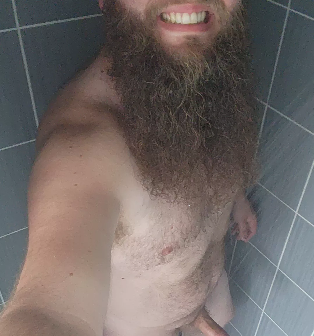 Cubbin' in the 🚿. 😎