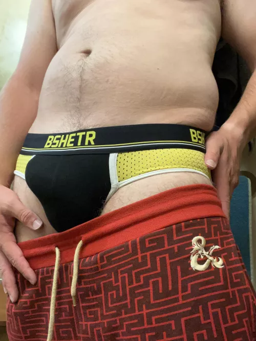 Damn, looks like this jock adds to my armor class. Wanna help me lose some hitpoints? 😏