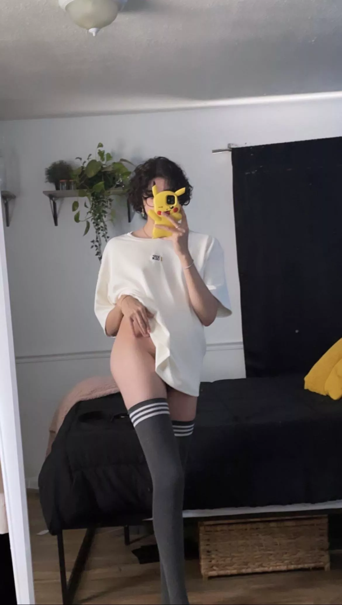 Do any guys wanna treat a femboy like a princess and not a fucktoy? 😭