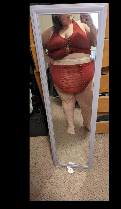 Feeling extra chunky in this 🥴 is it worth keeping?