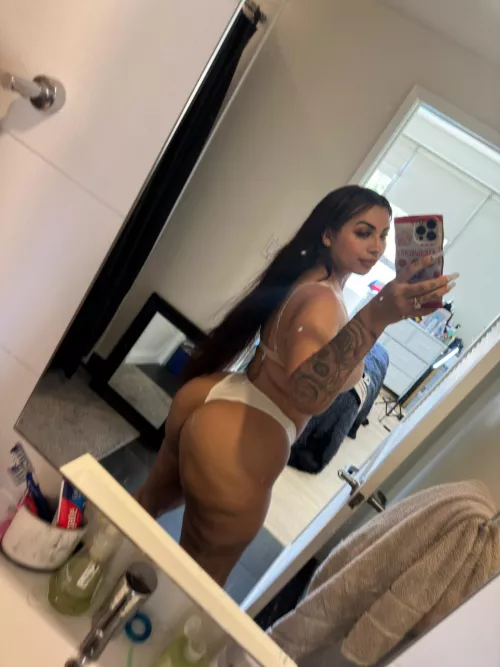 I love showing my cellulite