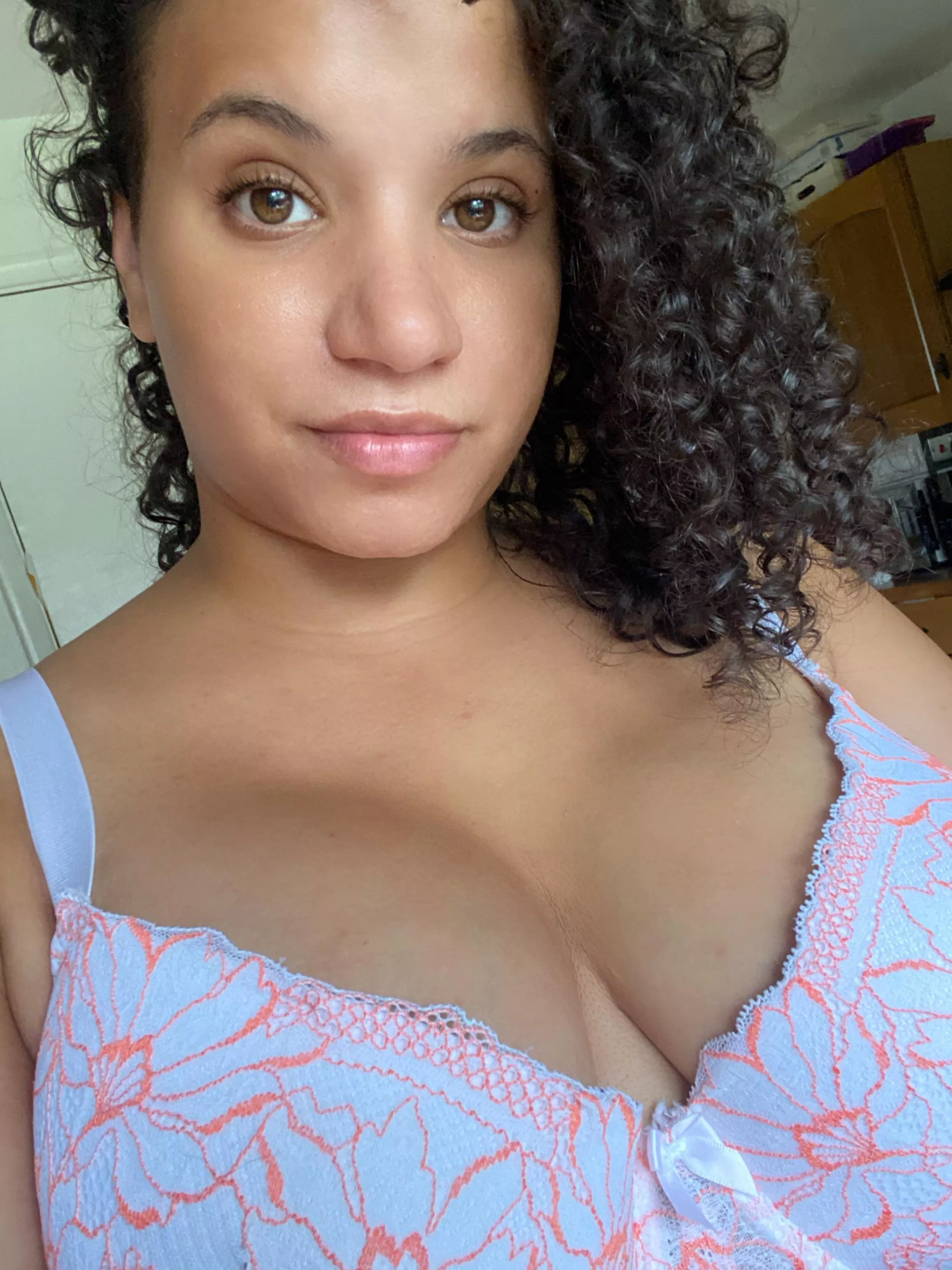 Jamaican x Lebanese x Jordanian x British - 34f and mum to one