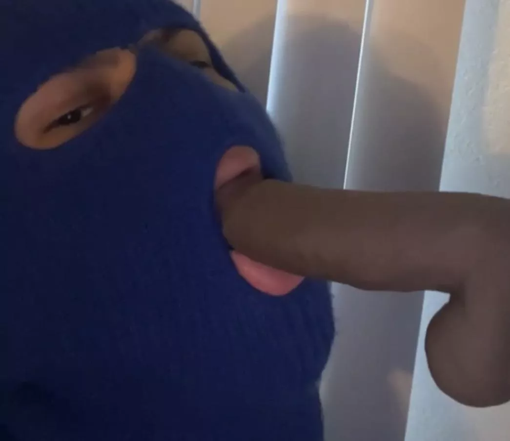 Looking for some big dick men who like showing off to add on Snapchat. Dm me