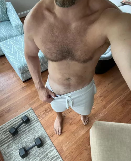 Morning workout… any ladies wanna join? [36]