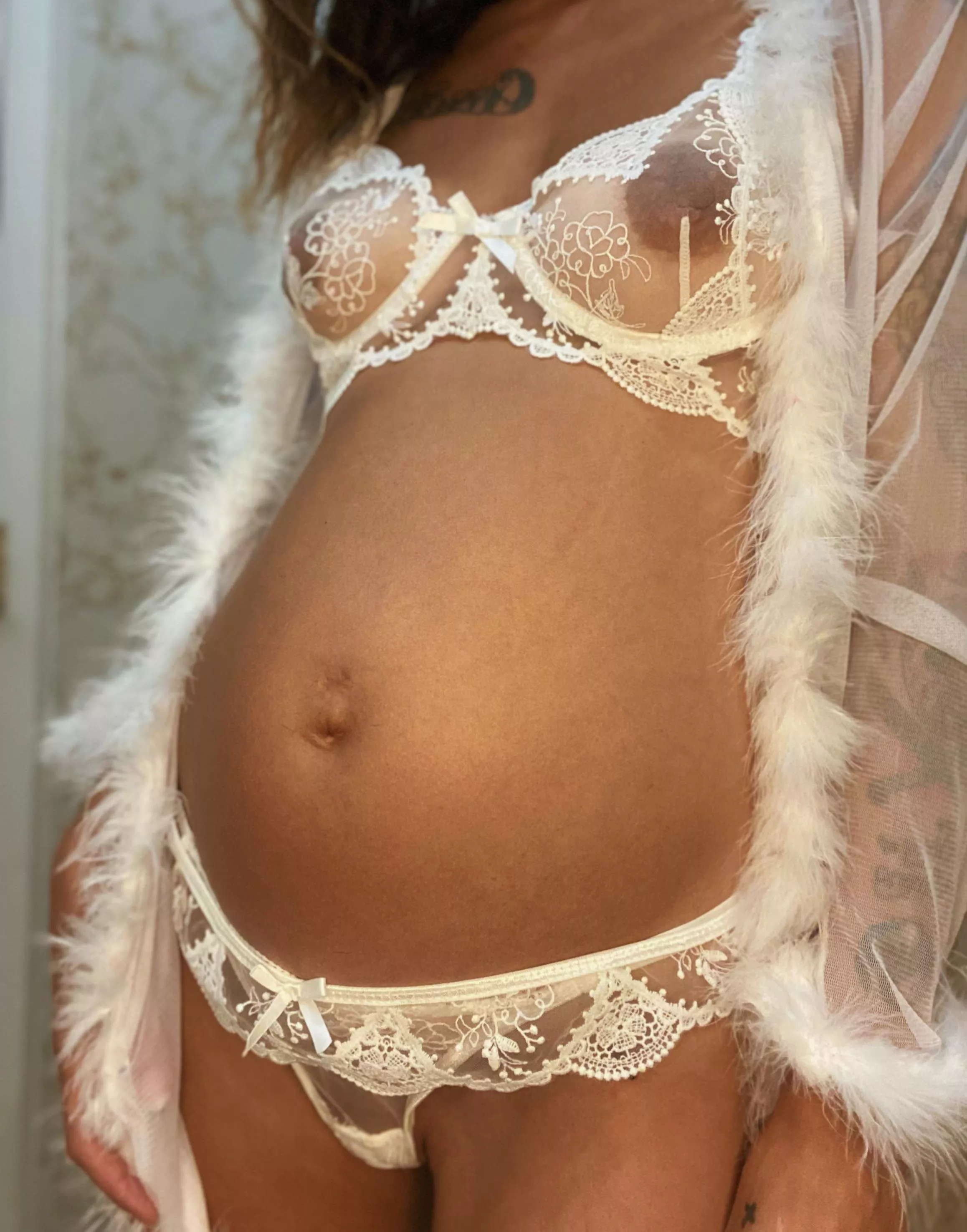 Online & horny. NO PPV. NEW orgasm video when you subscribe