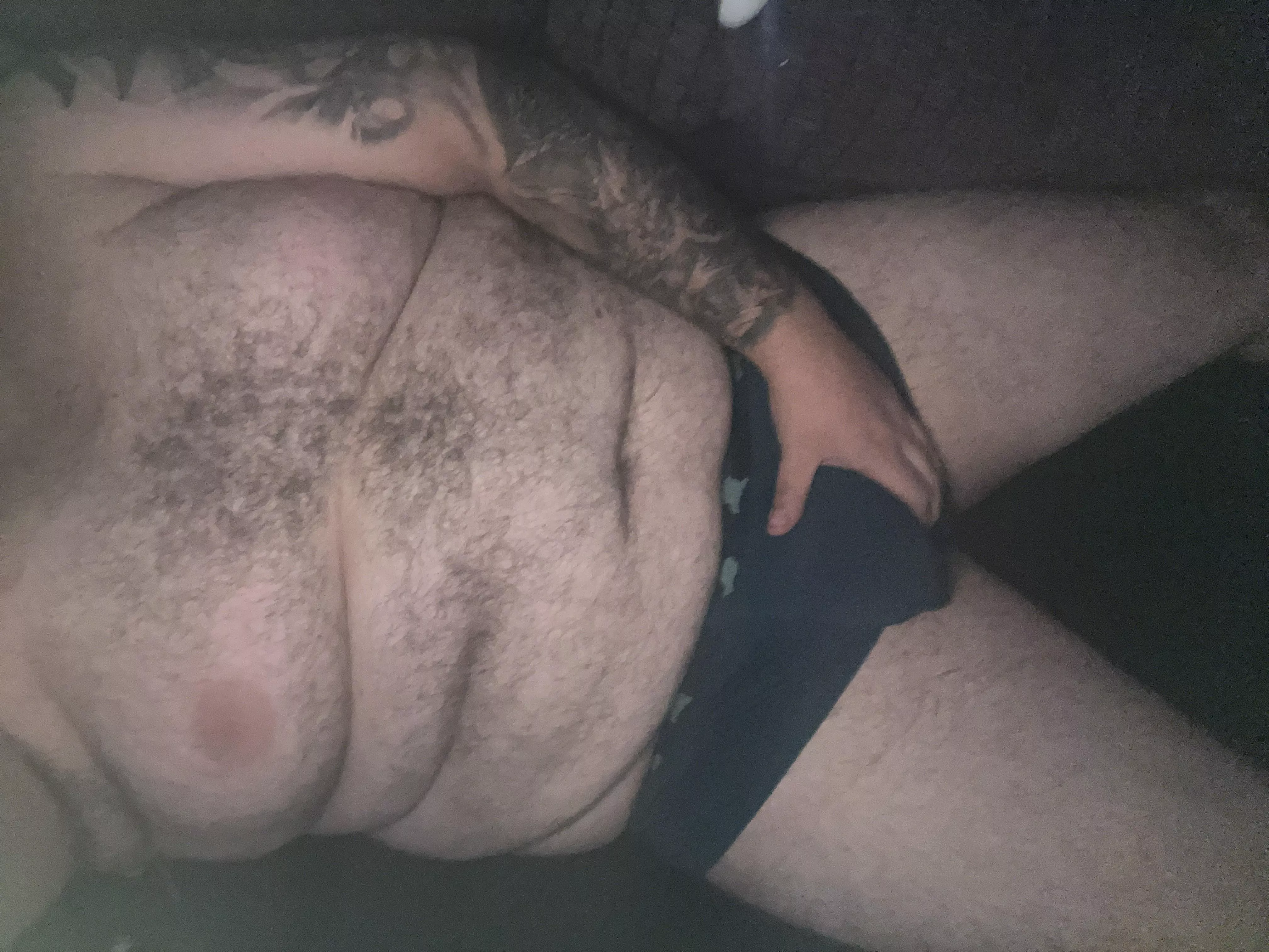 Rainy day and no one to do 😏