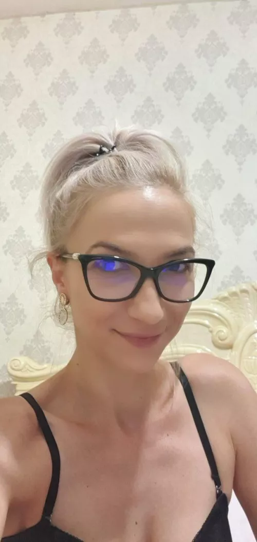 Weekend time, i love to let lose and unwind 💋🤪🥳😏