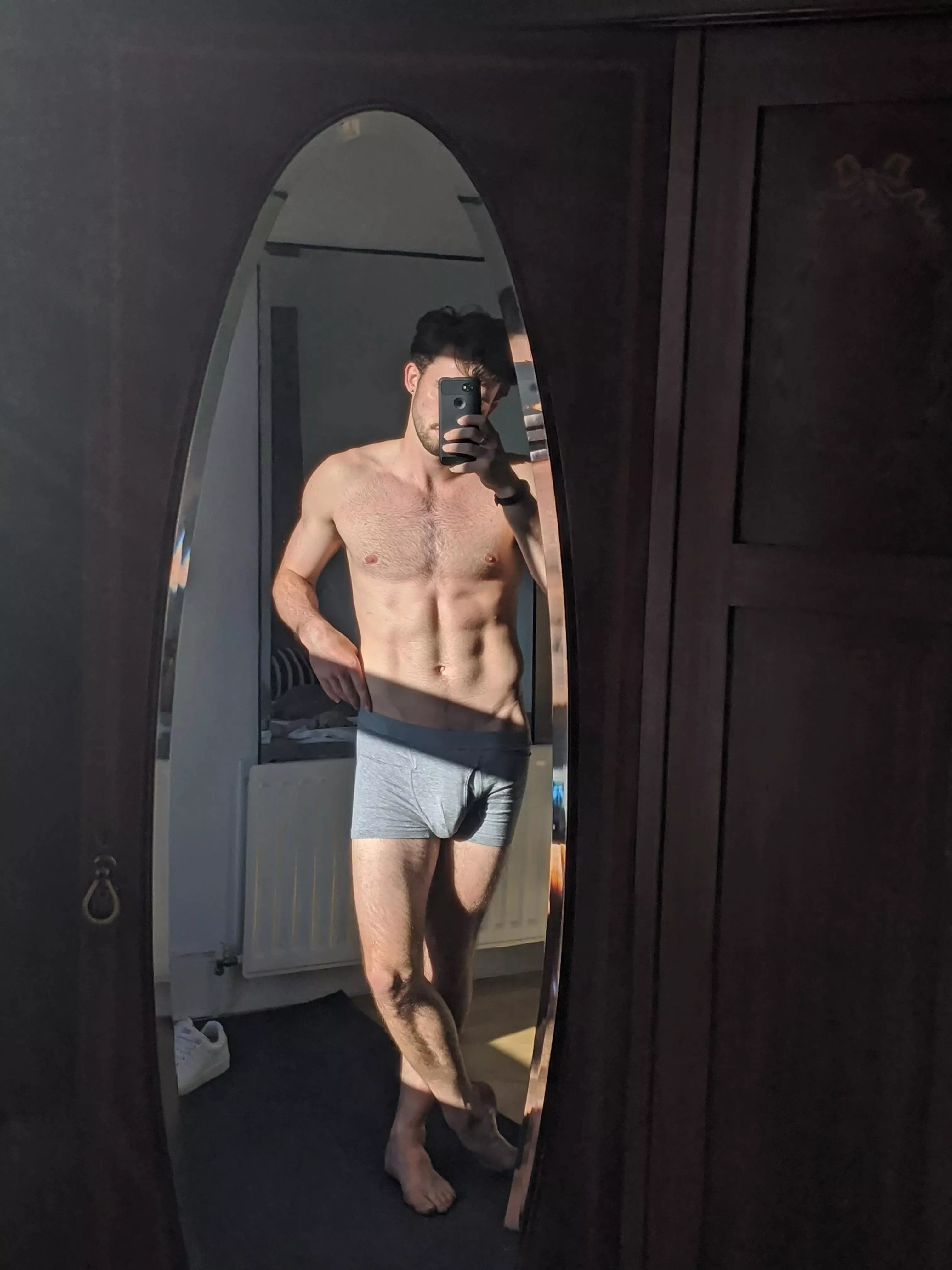 Who's into bulges and abs?