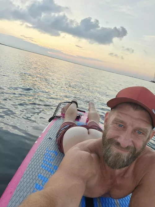 You bros like my pink paddle board and my white butt?