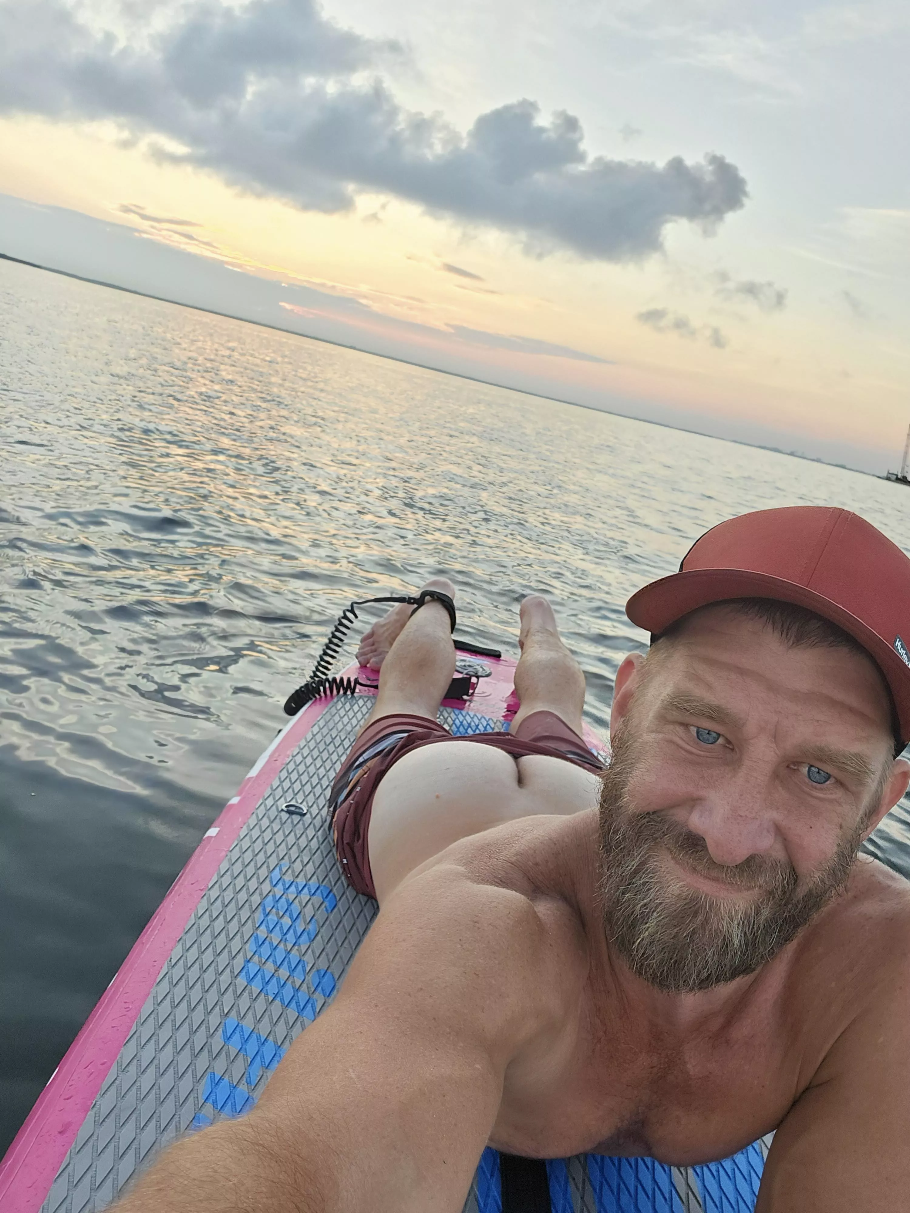 You bros like my pink paddle board and my white butt?