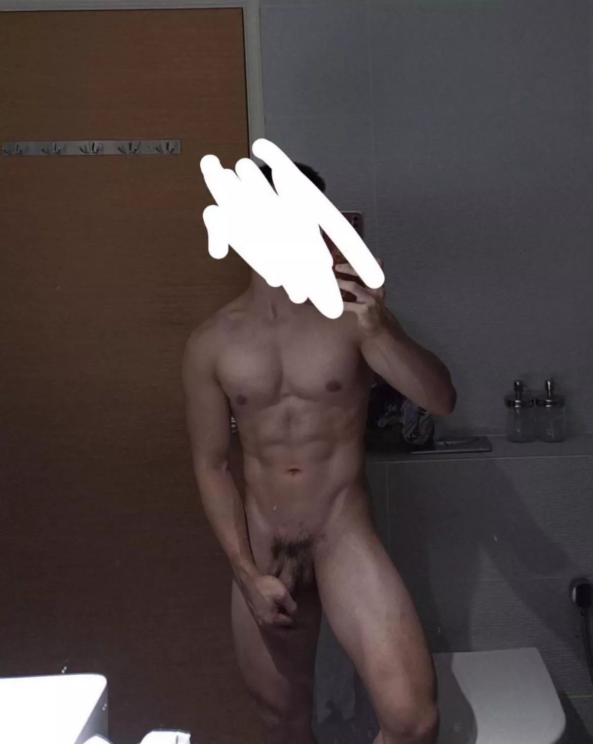 20 asian muscular: kiddo9920, looking for hung/verbal/muscular/twinks send pic for reply