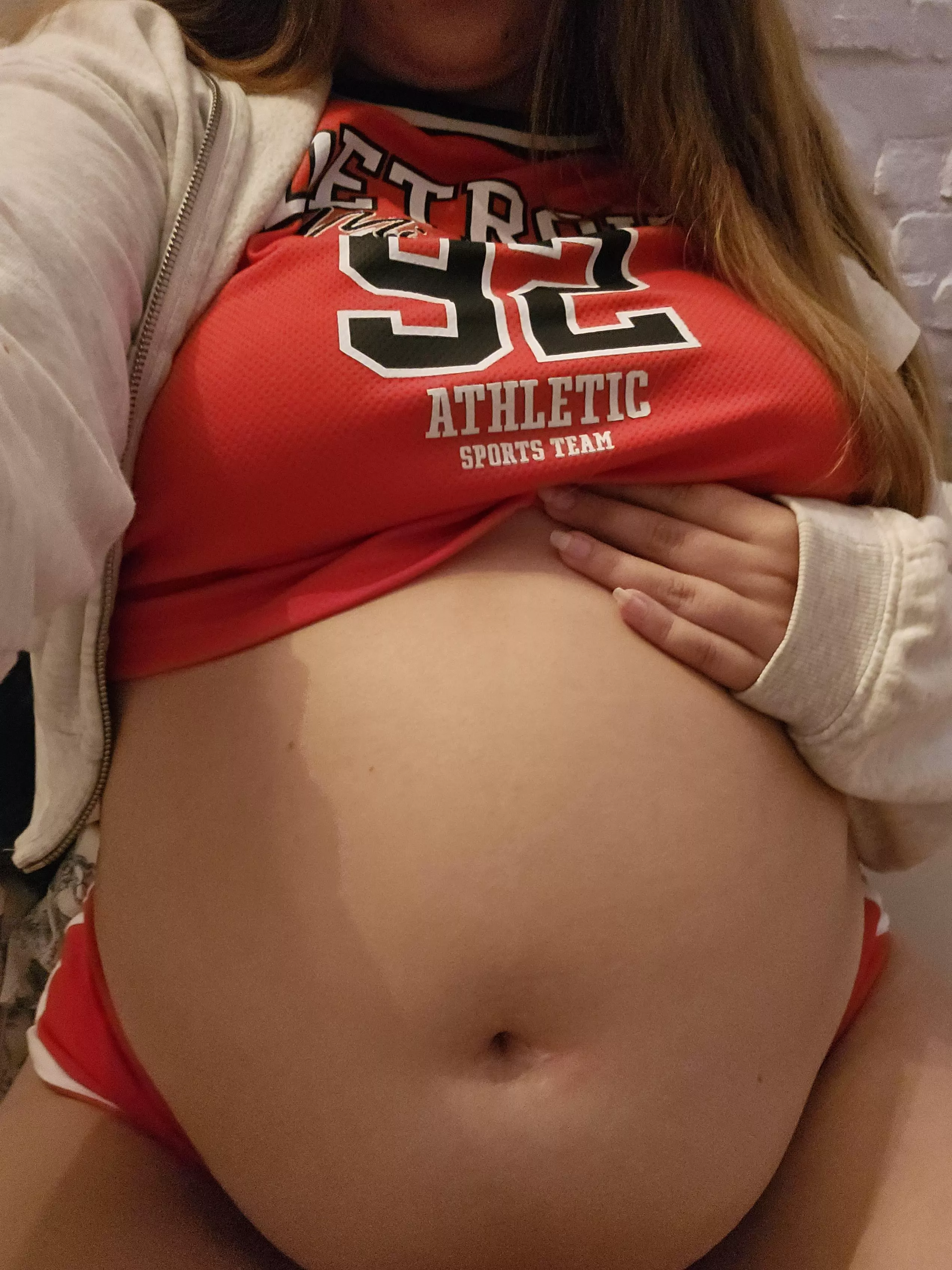 Does my body look athletic as it says on the shirt?