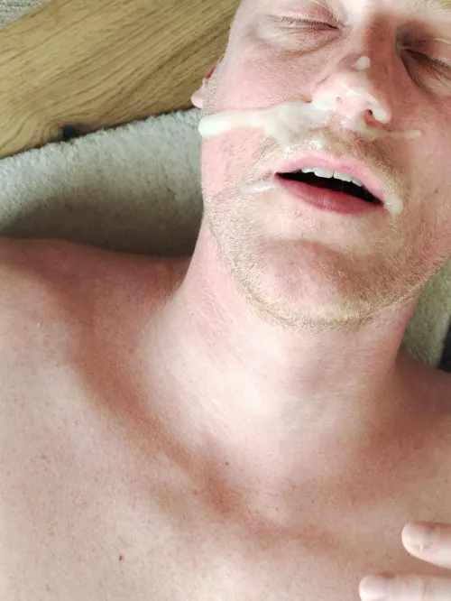 Happy cumday! This massive and juicy load is going straight in my nose for my pleasure. My mouth is still empty, who can help?