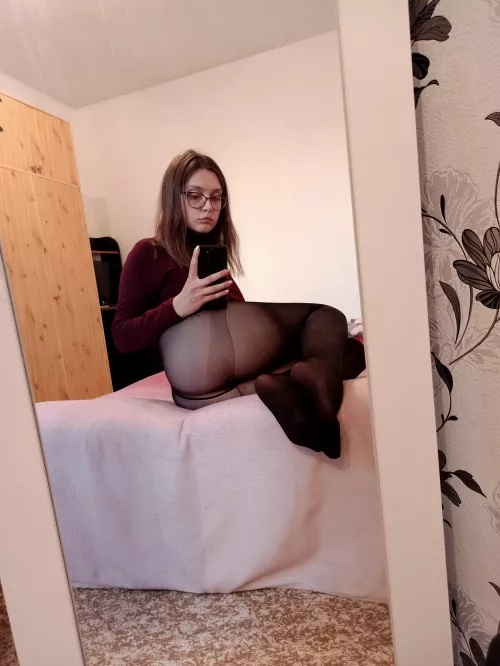 I like my ass tight in nylons