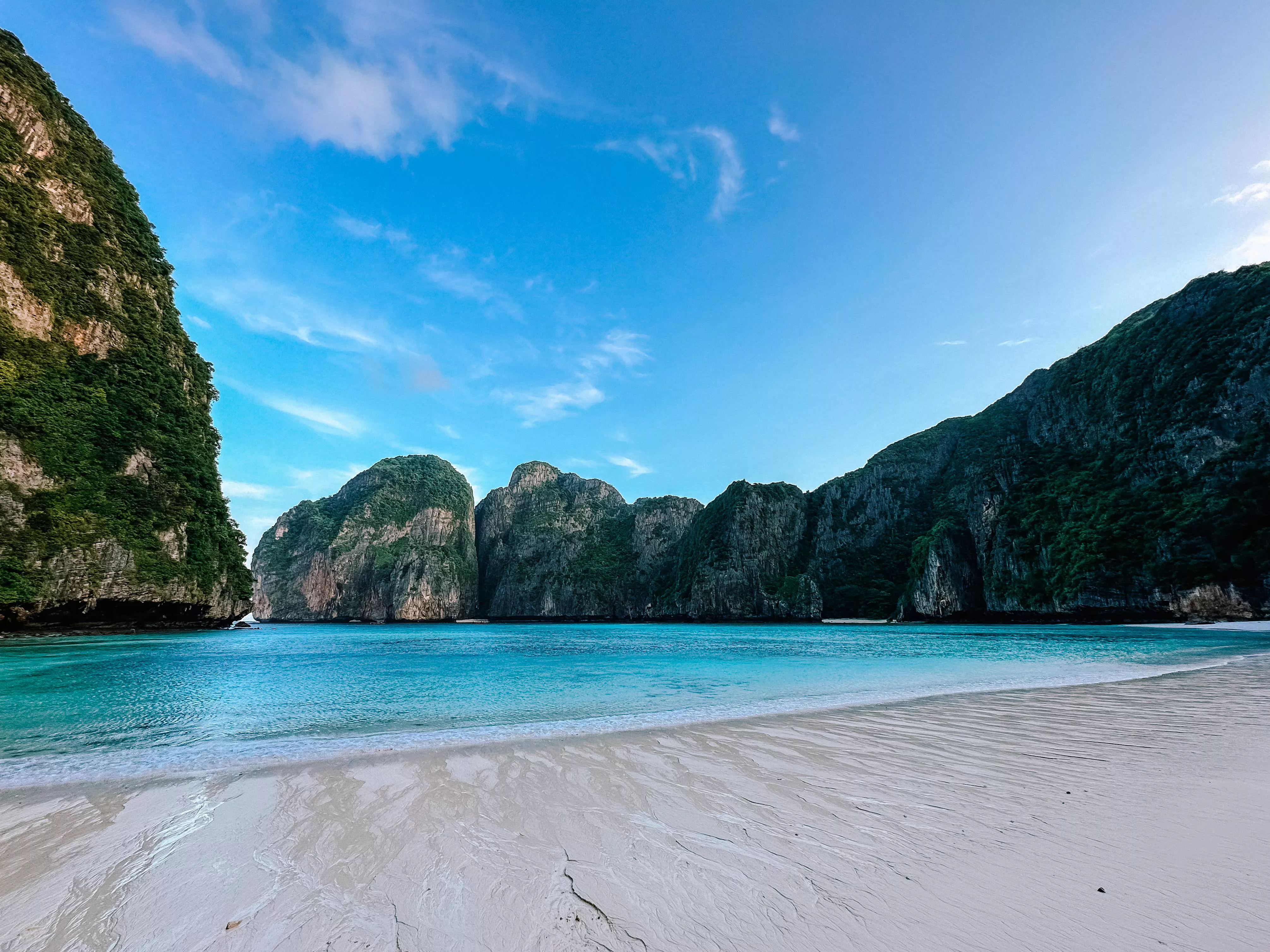 Magic Maya Bay Beach - Must-see when travelling to Phi Phi Islands 😍