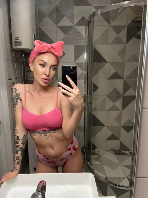 Seeking a willing partner for some wild exploration!