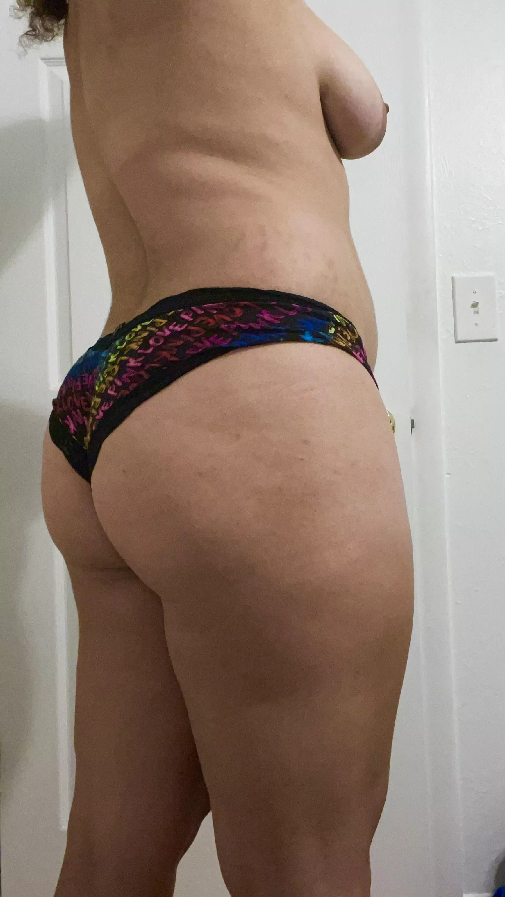 Slide these panties to the side!