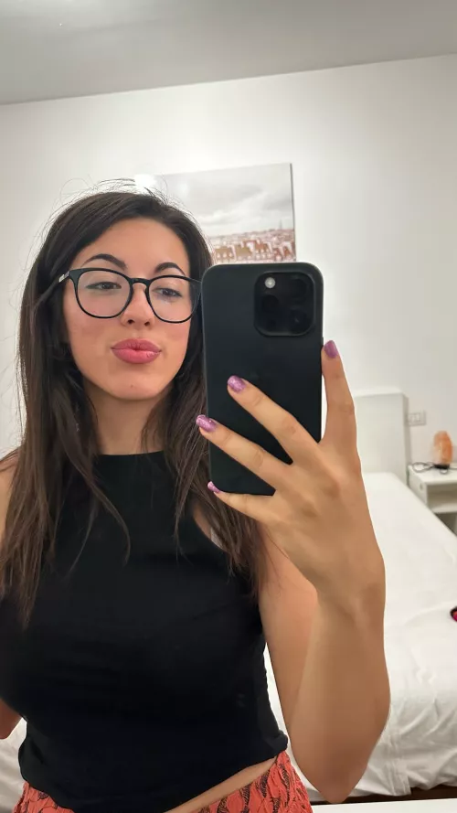 Tiredd of studying, let's take some pics.