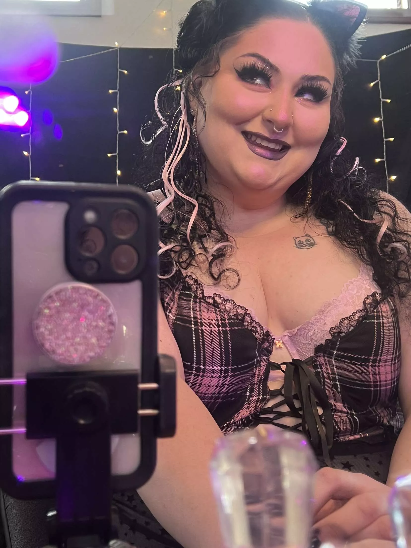 Try not to fall in love <3