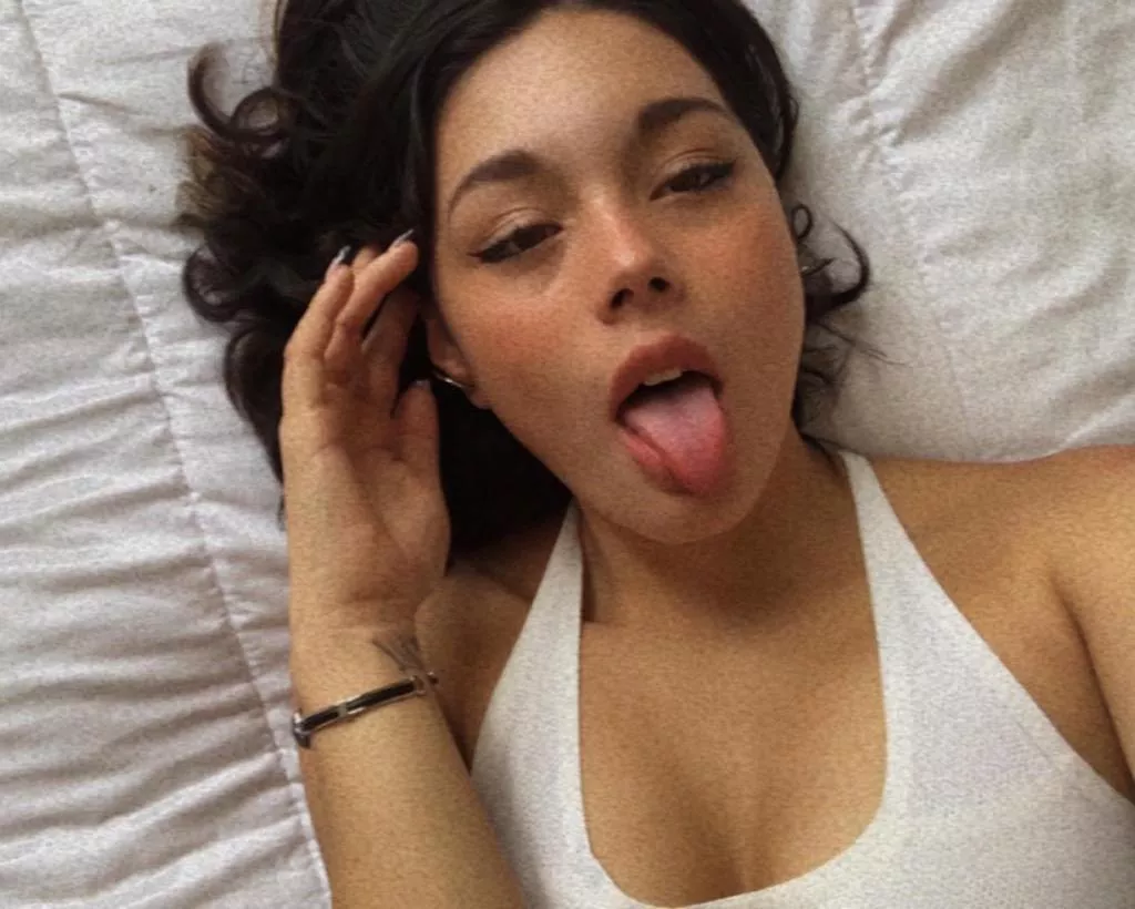 What's on your mind tonight? 😝