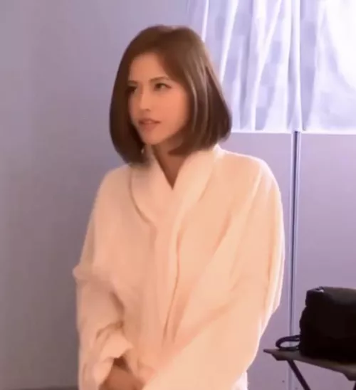 Who is she and code pls ty