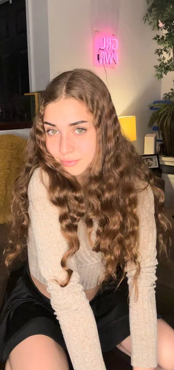 Bored and alone rn. Wanna have fun?