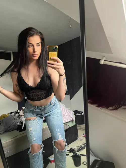 croptop from last night 🖤