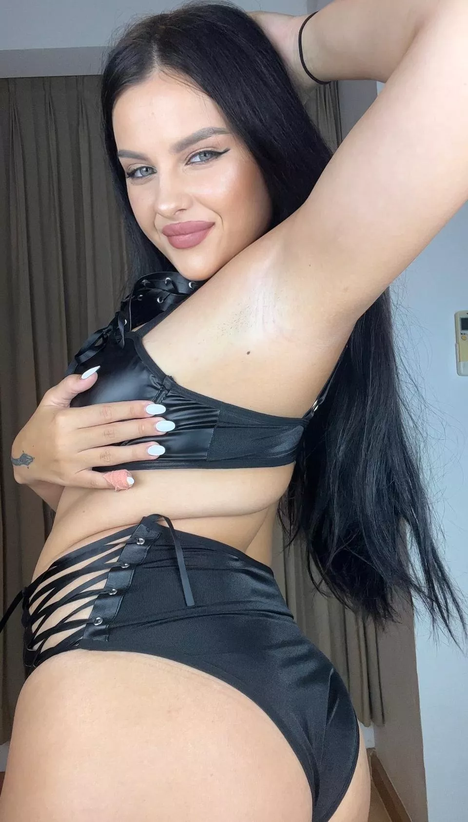 Do you prefer left or right armpits?