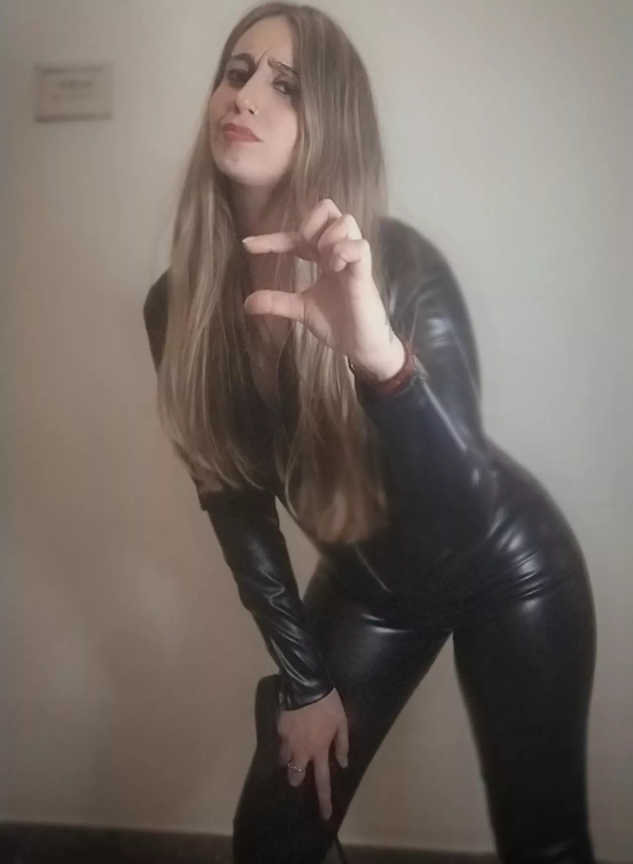 Hello beta hahahaha [domme]